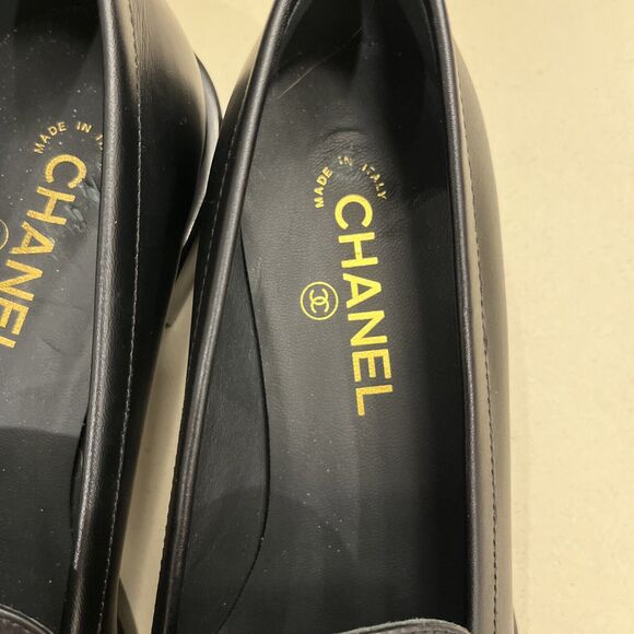 Chanel Moccasins 41 Fall-Winter 2024/25 Pre Collection Black Calfskin $1425 READ - Picture 4 of 9